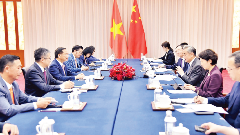 Các quan chức ngoại giao Việt Nam và Trung Quốc hội đàm ở Vân Nam, Trung Quốc. (Ảnh Đại sứ quán Việt Nam tại Trung Quốc)