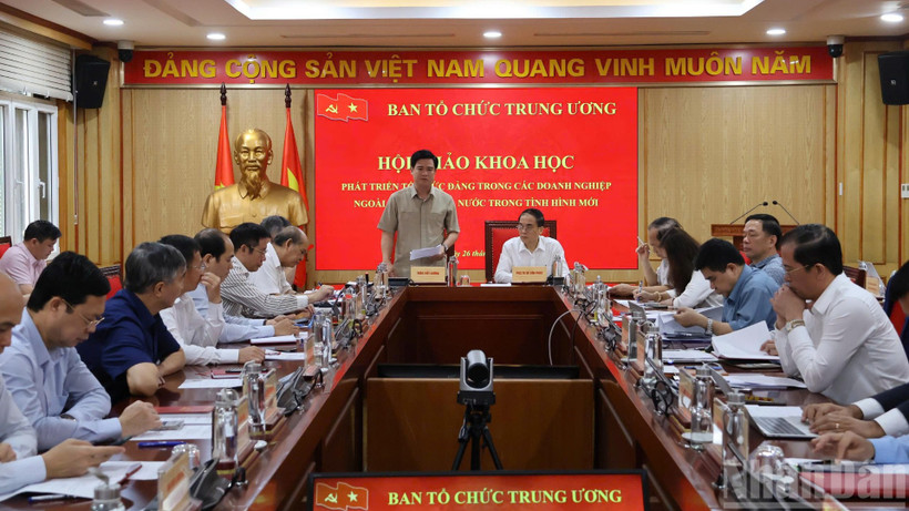 Đồng chí Trần Viết Cường, Vụ trưởng Vụ Cơ sở đảng, đảng viên, Ban Tổ chức Trung ương phát biểu tại hội thảo (Ảnh: Phạm Cường)