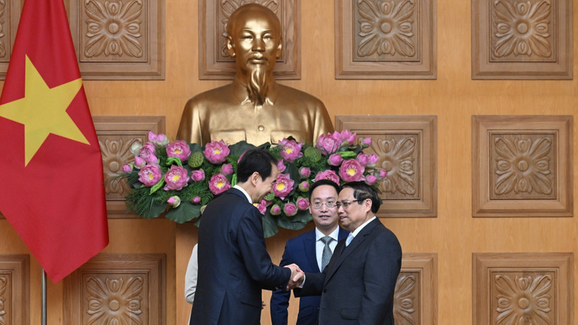 Thủ tướng Phạm Minh Chính tiếp Đại sứ Trung Quốc tại Việt Nam Hà Vĩ.