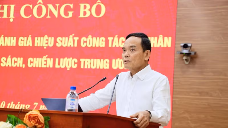 Đồng chí Trần Lưu Quang phát biểu tại hội nghị.