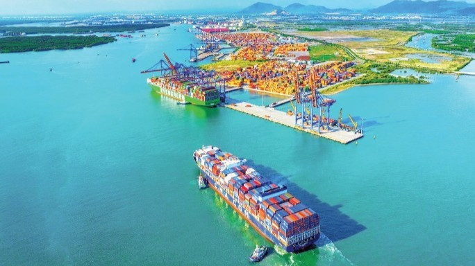 Cảng quốc tế Cái Mép-Thị Vải, cửa ngõ kết nối giao thương hàng hóa đường thủy giữa các tỉnh nam bộ và trung chuyển quốc tế. (Ảnh: NGUYỄN VĂN KHỞI)