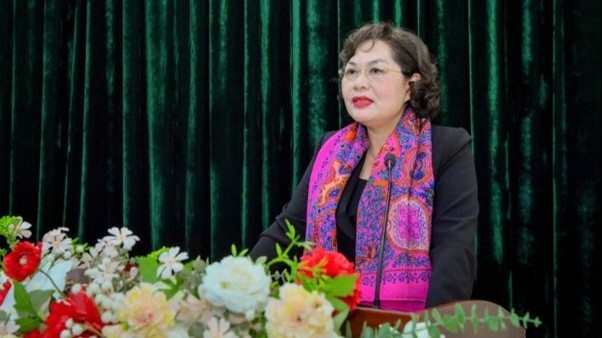 Đồng chí Nguyễn Thị Hồng thay mặt các đồng chí được giới thiệu ứng cử phát biểu tại Hội nghị.