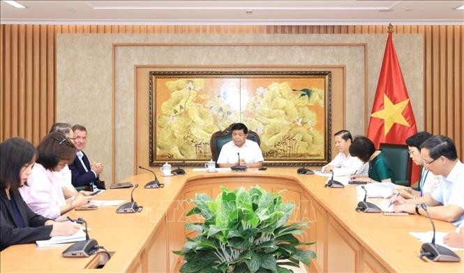 Phó Thủ tướng Nguyễn Chí Dũng làm việc với Tập đoàn Avestos, Cộng hòa Liên bang Đức. (Ảnh: Tuấn Anh/TTXVN) 