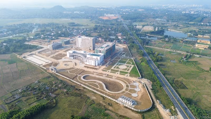 Tỉnh Tuyên Quang đặt mục tiêu hoàn thành dự án xây dựng Bệnh viện đa khoa tỉnh đúng dịp kỷ niệm 71 năm Ngày Thầy thuốc Việt Nam. 