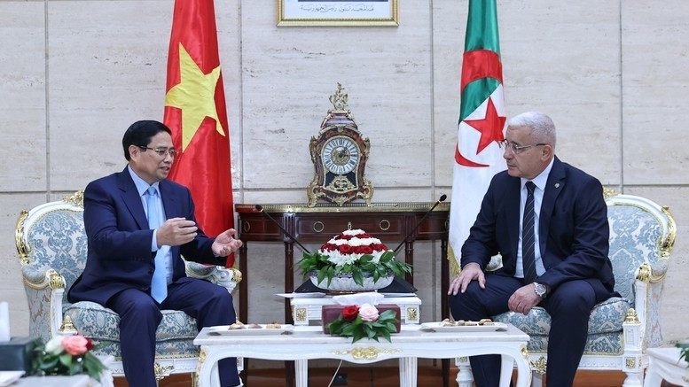 Thủ tướng Phạm Minh Chính mong Hạ viện Algeria ủng hộ hai Chính phủ trong quá trình triển khai khuôn khổ Đối tác chiến lược; trong đó có việc tích cực sớm phê chuẩn các hiệp định đã ký kết nhất là các hiệp định về thuế, đầu tư và thương mại. (Ảnh: VGP/Nhật Bắc)