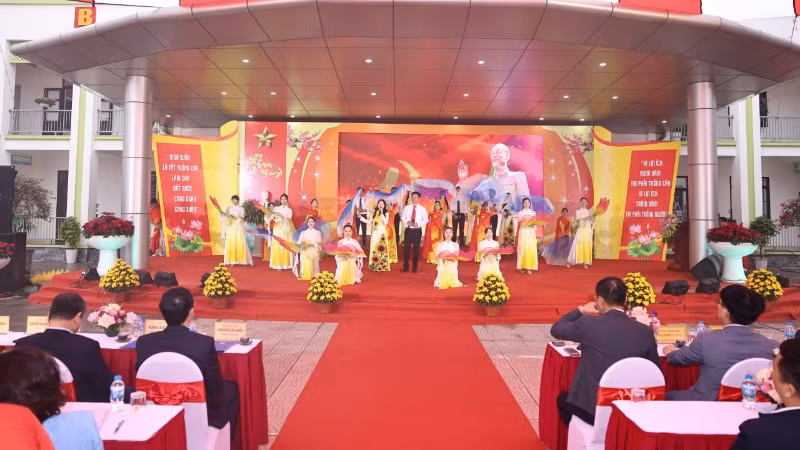 Tiết mục văn nghệ tại Lễ phát động trồng cây. (Ảnh: Đại Thắng)