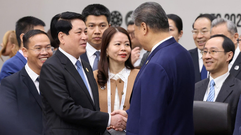 Chủ tịch nước Lương Cường gặp Tổng Bí thư, Chủ tịch nước Trung Quốc Tập Cận Bình trong khuôn khổ Hội nghị APEC 2025 tại Hàn Quốc. (Ảnh: TTXVN)