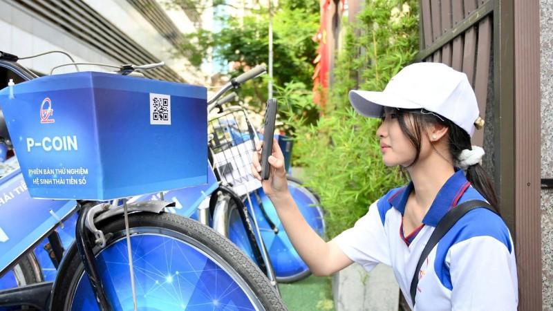 Hệ thống tín chỉ xanh P-Coin, hệ thống tín chỉ số nội bộ dành cho các hoạt động như đạp xe, nhặt rác, trồng cây hay hiến máu tình nguyện... (Ảnh: MINH VÂN)