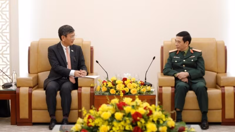 Đại tướng Phan Văn Giang tiếp Đại sứ Tshering W. Sherpa. (Ảnh: Cổng thông tin Bộ Quốc phòng)