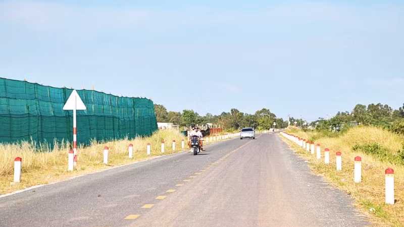 Tuyến đường trục phát triển kinh tế đông-tây cùng các công trình hạ tầng trọng điểm khác sẽ là nền tảng để thành phố Cần Thơ vươn lên. (Ảnh: TRƯỜNG XUÂN và THANH TÂM)