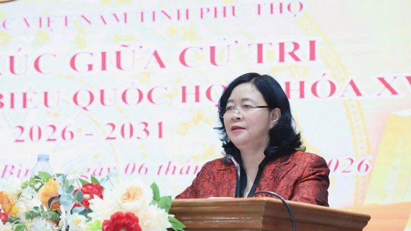 Đồng chí Bùi Thị Minh Hoài, Ủy viên Bộ Chính trị, Bí thư Trung ương Đảng, Bí thư Đảng ủy MTTQ, các đoàn thể Trung ương, Chủ tịch Ủy ban Trung ương Mặt trận Tổ quốc (MTTQ) Việt Nam phát biểu tại hội nghị.