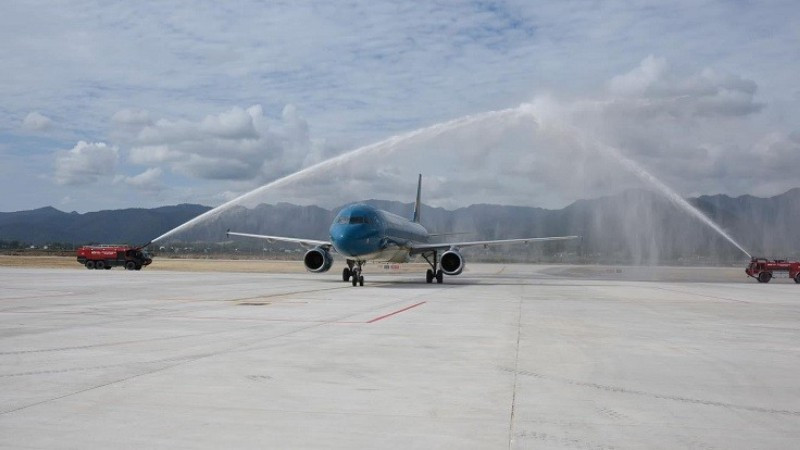 Tàu bay A321 của Vietnam Airlines tại sân bay Điện Biên.