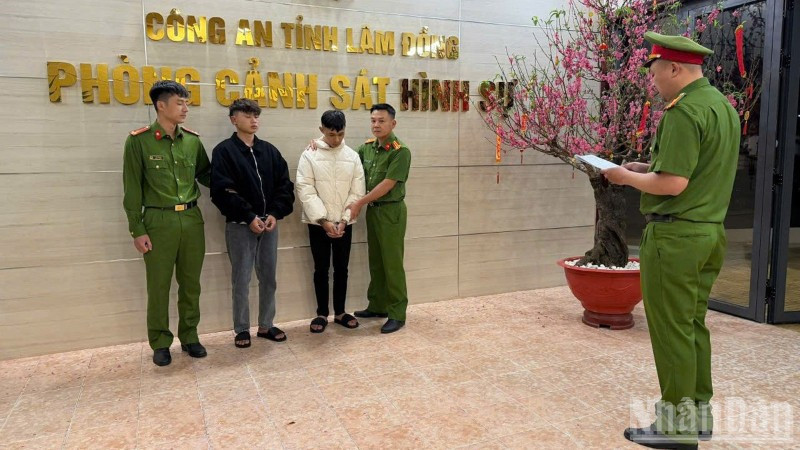 Hai đối tượng cướp giật tài sản của tiệm vàng Kim Lượng, thôn Quảng Thuận, xã Quảng Lập, tỉnh Lâm Đồng bị bắt.