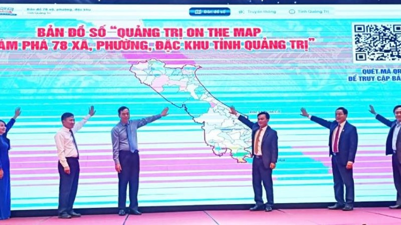 Lãnh đạo tỉnh Quảng Trị thực hiện nghi thức ra mắt bản đồ số “Quảng Trị on the map”.
