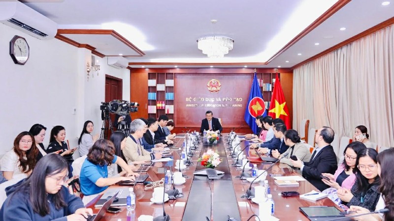 Quang cảnh lễ công bố. 