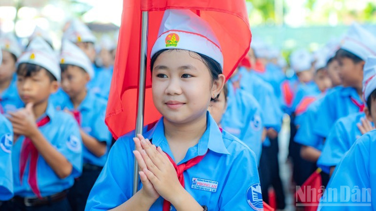 Hôm nay, 294.643 học sinh toàn thành phố Huế đã đến trường đón Lễ khai giảng năm học mới 2025-2026. ndo_br_mrh00066-2.jpg