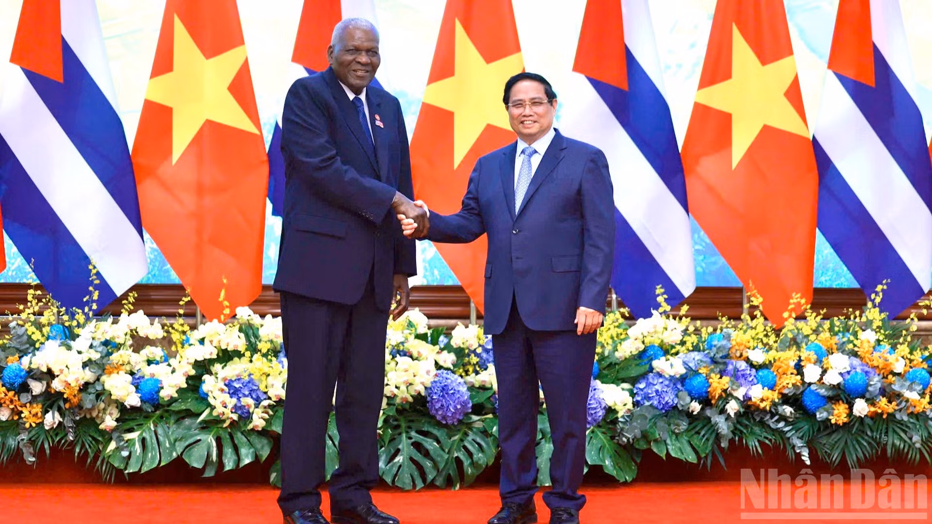 Thủ tướng Phạm Minh Chính và Chủ tịch Quốc hội Cuba Esteban Lazo Hernandez.
