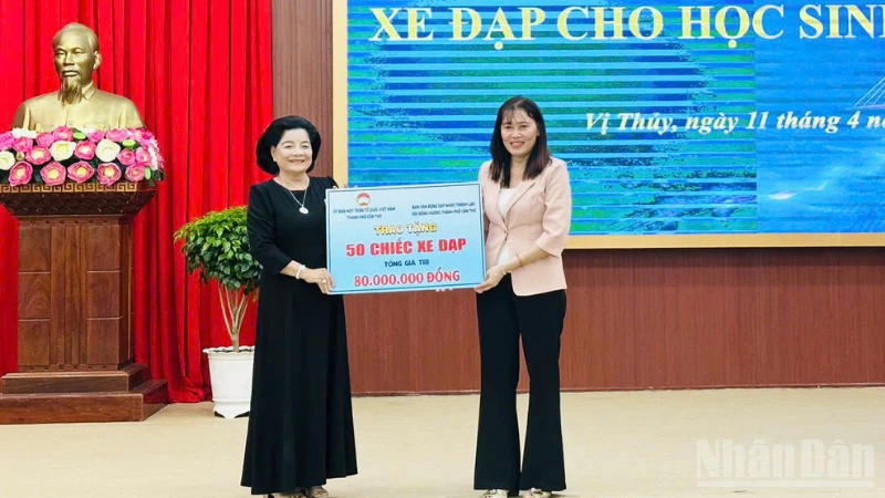 Chương Trình Kịch Nói Lan Tỏa Yêu Thương, Thu Hút Hàng Nghìn Người Dân Cần Thơ