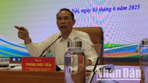 Tại cuộc họp báo ngày 3/6, Thứ trưởng Nông nghiệp và Môi trường Phùng Đức Tiến cho biết sẽ đề nghị Bộ Công an vào cuộc xác minh sự việc Công ty cổ phần chăn nuôi C.P bị tố bán thịt lợn bệnh.