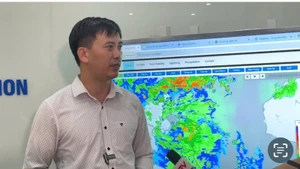 Ông Nguyễn Văn Hưởng, Trưởng phòng Dự báo Thời tiết, Trung tâm Dự báo khí tượng thủy văn quốc gia chia sẻ với báo chí tối 25/8.