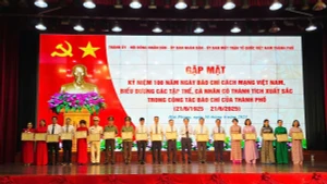 Biểu dương 44 tập thể, cá nhân tiêu biểu.