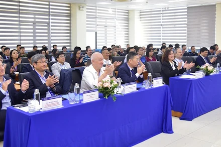 Các đại biểu dự Hội thảo.