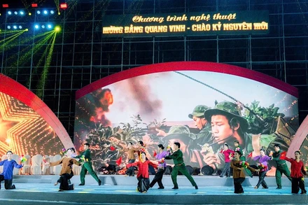 Thành phố Hải Phòng tổ chức Chương trình nghệ thuật "Mừng Đảng quang vinh - Chào kỷ nguyên mới" tại 2 điểm cầu: Quảng trường Nhà hát thành phố và Quảng trường Trung tâm Văn hóa xứ Đông.