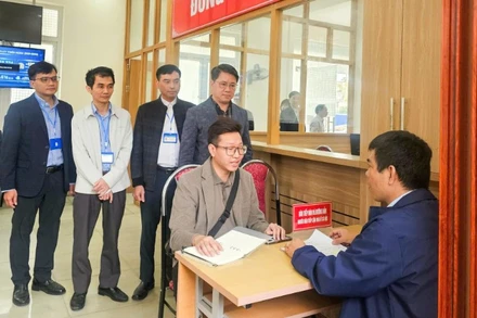 Cán bộ Sở Xây dựng Hải Phòng giải đáp, hướng dẫn về hồ sơ, trình tự thực hiện chính sách nhà ở xã hội.