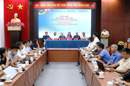 Quang cảnh buổi họp báo.