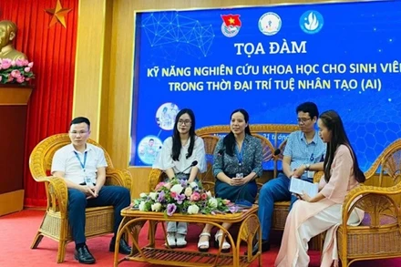 Tọa đàm “Kỹ năng nghiên cứu khoa học cho sinh viên trong thời đại trí tuệ nhân tạo AI” năm 2025, tại trường Đại học Điều dưỡng Nam Định. (Ảnh: Trường Đại học Điều dưỡng Nam Định).