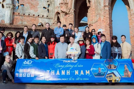 Đoàn famtrip khảo sát theo chuyên đề "Cung đường di sản Thành Nam" năm 2024. (Ảnh tư liệu: VĂN HUỲNH)