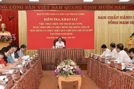 Quang cảnh buổi làm việc.