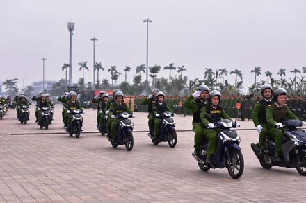 Các đơn vị thuộc Công an thành phố Hải Phòng ra quân tấn công, trấn áp tội phạm, bảo vệ tuyệt đối an ninh, an toàn Đại hội XIV của Đảng, bầu cử đại biểu Quốc hội khóa XVI và đại biểu Hội đồng nhân dân các cấp nhiệm kỳ 2026 - 2031 và Tết Bính Ngọ 2026. (Ảnh: XUÂN TRƯỜNG)