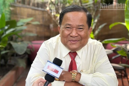 Nhà báo kỳ cựu Khieu Kola đánh giá cao vai trò của Quốc hội Việt Nam trong hành trình dựng nước và giữ nước. (Ảnh: HUY VŨ)