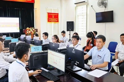 Lãnh đạo phường Hoàn Kiếm kiểm tra công tác vận hành chính quyền địa phương 2 cấp.