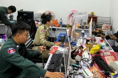Từ ngày 14 đến 17/7, lực lượng chức năng Campuchia bắt giữ hơn 1.000 nghi phạm liên quan lừa đảo trực tuyến. (Ảnh: Bộ Thông tin Campuchia)