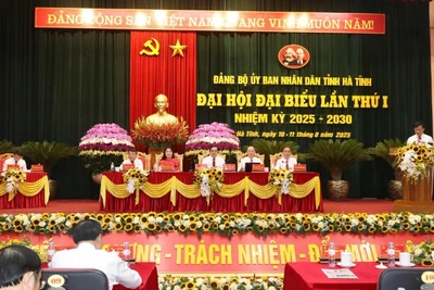 Đại hội Đại biểu Đảng bộ Ủy ban nhân dân tỉnh Hà Tĩnh lần thứ I đã bàn thảo kỹ lưỡng phương hướng, nhiệm vụ và giải pháp cho nhiệm kỳ mới.