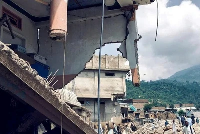 Lũ phá hủy nhiều nhà tại vùng Kashimir do Pakistan kiểm soát.