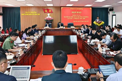 Quang cảnh họp báo thông tin về Đại hội đại biểu Đảng bộ tỉnh Lâm Đồng lần thứ I.