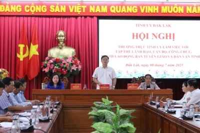 Thường trực Tỉnh ủy Đắk Lắk làm việc với Ban Tuyên giáo và Dân vận Tỉnh ủy.