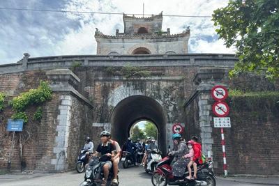 Cần tháo nút thắt giao thông ở Kinh thành Huế.