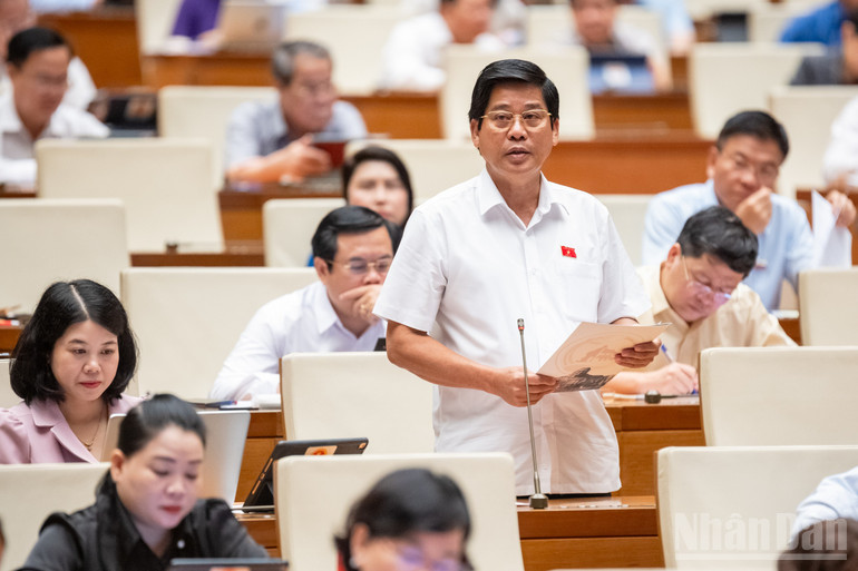 Đại biểu Dương Văn Phước (đoàn Quảng Nam). (Ảnh: DUY LINH) ndo_br_z72-2682-duong-van-phuoc-quang-nam.jpg