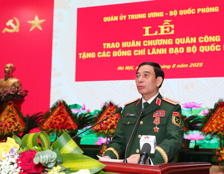 Đại tướng Phan Văn Giang phát biểu tại buổi lễ. (Ảnh: Trọng Đức) b-8.jpg