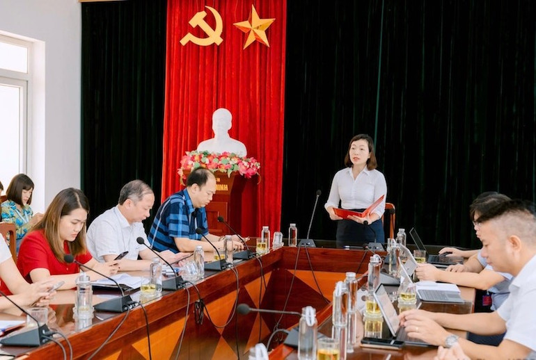 Lãnh đạo phường Long Biên đề nghị sớm đưa bản đồ số Long Biên đến với người dân để nâng cao hiệu quả công tác quản lý. chi-dao-1.jpg