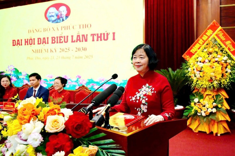Bí thư Thành ủy Bùi Thị Minh Hoài phát biểu chỉ đạo Đại hội. bithu-phuctho.jpg