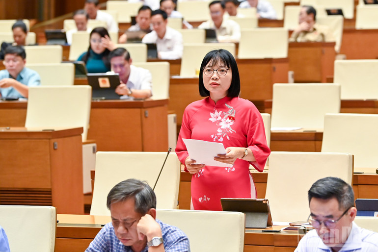 Đại biểu Nguyễn Thị Việt Nga (Đoàn Hải Dương). (Ảnh: DUY LINH) ndo_br_nguyen-thi-viet-nga-hai-duong.jpg