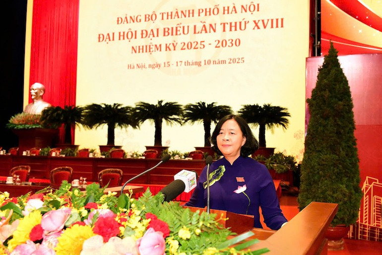 Comrade Bui Thi Minh Hoai delivered the opening speech of the preparatory session. dh3.jpg