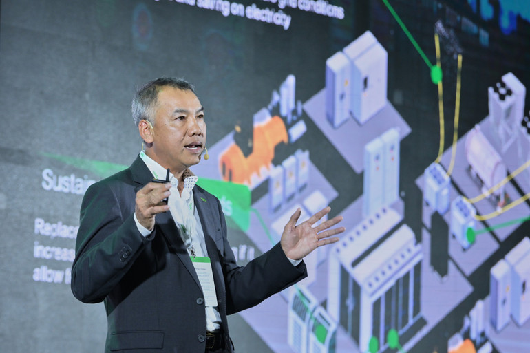 Ông Đồng Mai Lâm, Tổng Giám đốc Schneider Electric Việt Nam và Campuchia chia sẻ tại sự kiện. hinh-8-ong-dong-mai-lam-tong-giam-doc-schneider-electric-viet-nam-campuchia.jpg