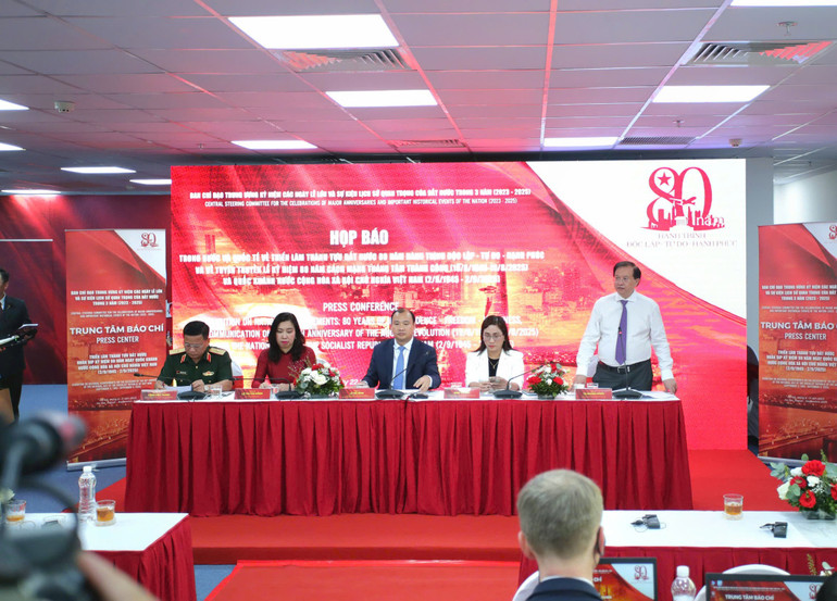 Quang cảnh họp báo. z6933697226975-21b1dc83762805623da0096674f2333b.jpg