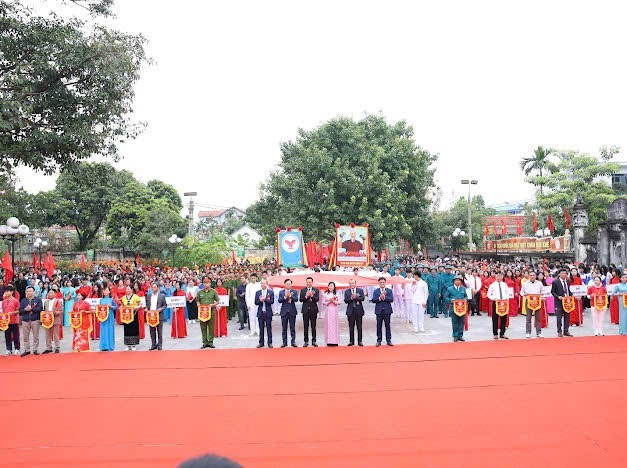 Quang cảnh lễ khai mạc. zalo-491457762949281.jpg